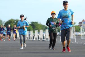 BIB: 100
                            <button type="button" onclick="openModal(5172964)" class="btn btn-primary btn-sm float-right btn-popup" data-toggle="modal" data-target=".modal-high-quality">
                        <i class="fas fa-shopping-cart"></i> Add to Cart
                    </button>
                                            <button type="button" onclick="isThisMe(5172964, true)" class="btn btn-success btn-sm float-right btn-popup btn-isme hidden" data-toggle="tooltip" data-placement="bottom" title="นี่คือรูปของคุณใช่ไหม คลิกที่นี่เพื่อเอาเข้าอัลบั้ม">
                        <i class="fas fa-plus"></i> Add to album
                    </button>
                    <button type="button" onclick="isThisMe(5172964, false)" class="btn btn-warning btn-sm float-right btn-popup btn-isnotme hidden">
                        <i class="fas fa-ban"></i> Remove from album
                    </button>